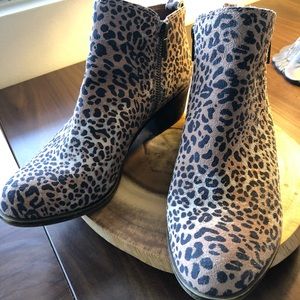 Lucky Brand leopard booties size 8.5